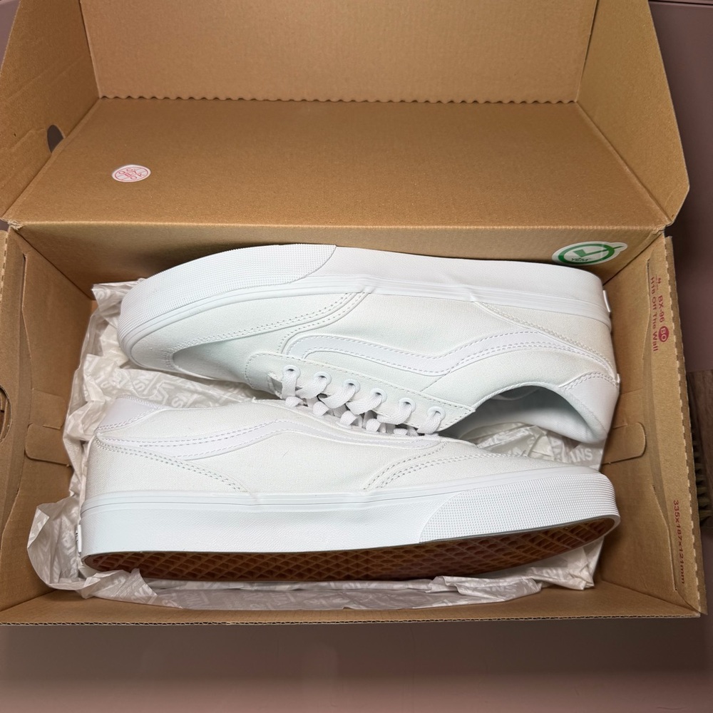 Vans Brooklyn Ls White Low Top Sneakers